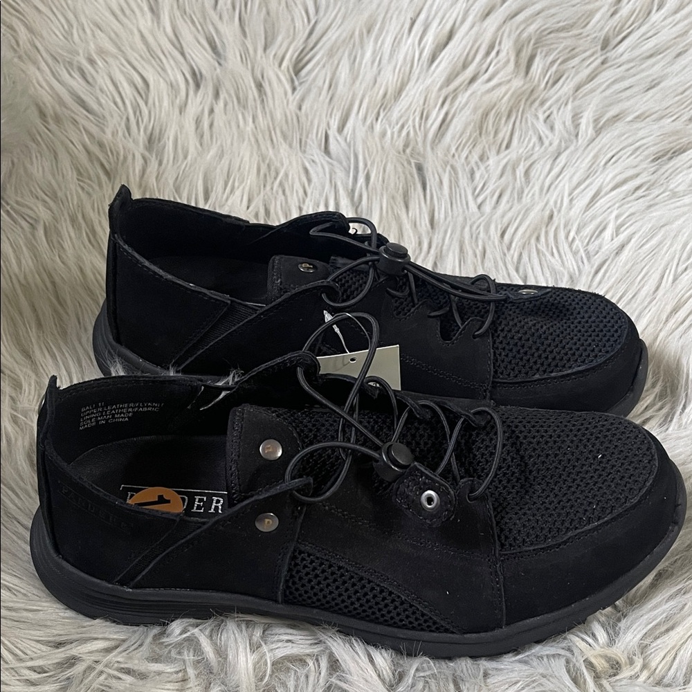 Pandere  sports shoes